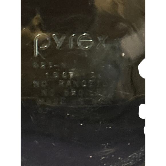 GUC Pyrex Clear 1 1/2 Quart Clear Casserole Dish with Lid - Picture 3 of 3